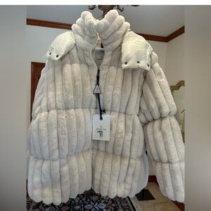 Women’s Moncler faux fur detachable hood down jacket size 3 NWT
